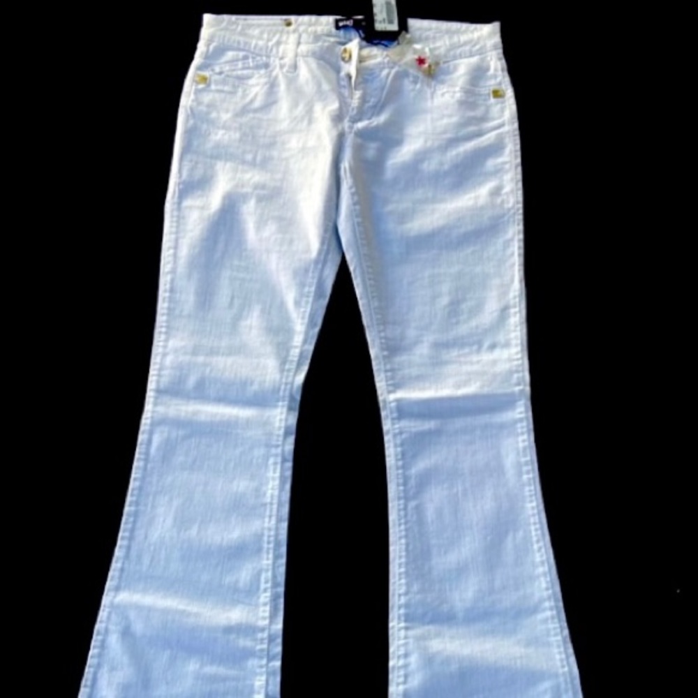 Who is who white flare jeans.